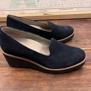 Vionic Willa Wedge Women's Loafers Navy Suede Size 6.5 Water resistant